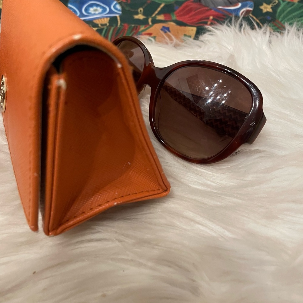 Tory Burch Brown Gradient Oversized Sunglasses with Orange Case - Picture 12 of 14